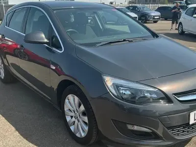 Used Vauxhall Astra 136 HP (100 kW) 2015 Asteroid grey Hatchback