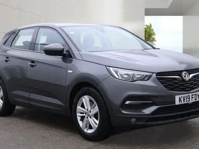 Used Vauxhall Grandland X S 130 HP (95 kW) 2019 Grey SUV