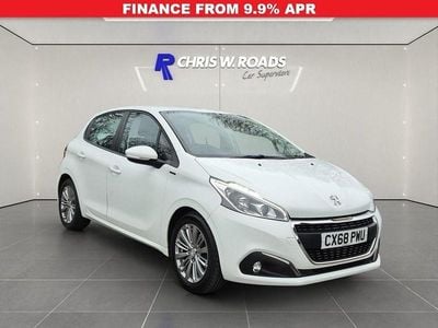 Used Peugeot 208 Signature Sky 82 HP (60 kW) 2018 White Hatchback