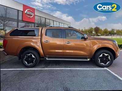 Used Nissan Navara Tekna 190 HP (139 kW) 2021 Yellow Pickup