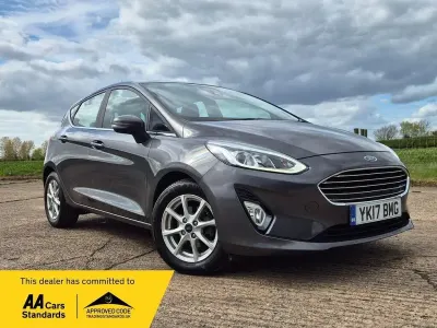 Używany Ford Fiesta Zetec 100 KM (73 kW) 2017 Szary Hatchback