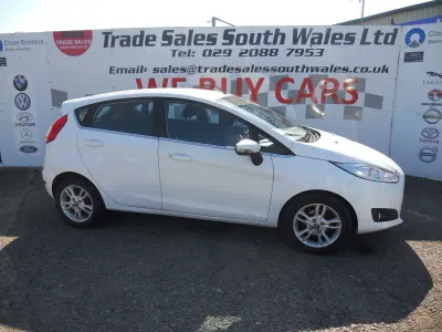 Used Ford Fiesta Zetec 82 HP (60 kW) 2015 White Hatchback