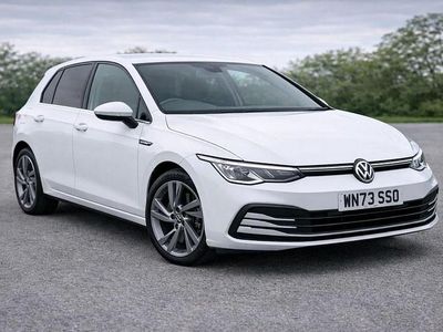 Second-hand VW Golf VIII R-line 130 CP (95 kW) 2023 Alb Hatchback