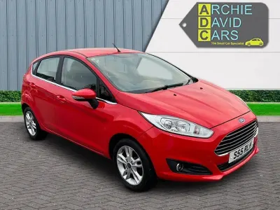 Used Ford Fiesta Zetec 120 HP (88 kW) 2015 Red Hatchback