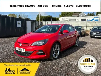 Second-hand Vauxhall Astra Edition 115 CP (84 kW) 2014 Roșu Hatchback