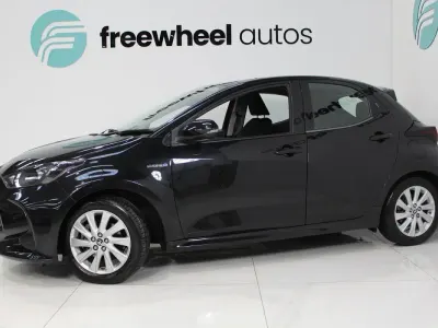 Second-hand Toyota Yaris Hybrid 2020 Negru Hatchback