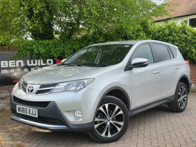 Usado Toyota RAV4 124 CV (91 kW) 2015 Plateado SUV