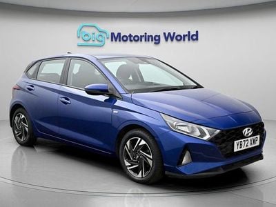 Używany Hyundai i20 SE 101 KM (74 kW) 2023 Niebieski Hatchback