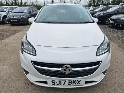 Used Vauxhall Corsa Design Edition 90 HP (66 kW) 2017 White Hatchback