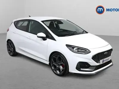 Begagnad Ford Fiesta ST 200 HK (147 kW) 2023 Vit Halvkombi