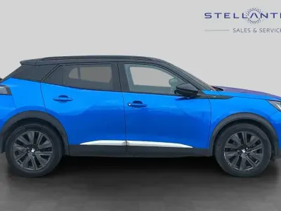 Gebraucht Peugeot e-2008 GT 98 kW (134 PS) 2020 Blau SUV