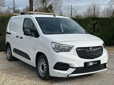 Used Vauxhall Combo Edition 100 HP (73 kW) 2019 White MPV