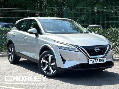 Używany Nissan Qashqai Acenta Premium 190 KM (139 kW) 2022 Srebrny SUV