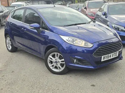 Usado Ford Fiesta Zetec 100 HP (73 kW) 2014 Azul Citadino