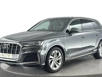 Usado Audi Q7 S-Line 286 HP (210 kW) 2023 Cinzento SUV