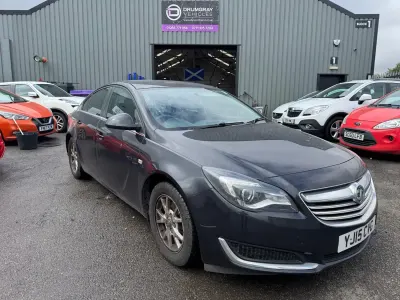 Used Vauxhall Insignia Design Edition 140 HP (102 kW) 2015 Black Hatchback