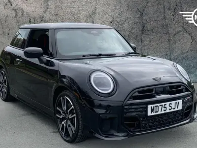 Used Mini Cooper Hatch 113 kW (154 HP) 2025 Black Hatchback