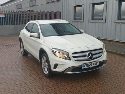 White Used 2015 Mercedes 200 Estate | £10,000 (Fair price)
