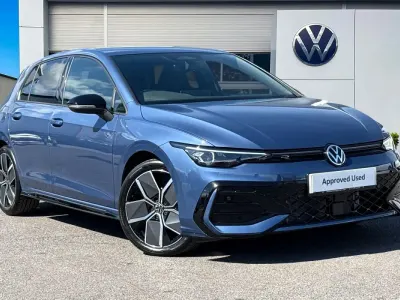 Ny VW Golf VIII Black Edition 150 HK (110 kW) 2026 Blå Halvkombi