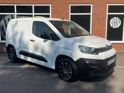 Used Citroën Berlingo 100 HP (73 kW) 2022 White MPV