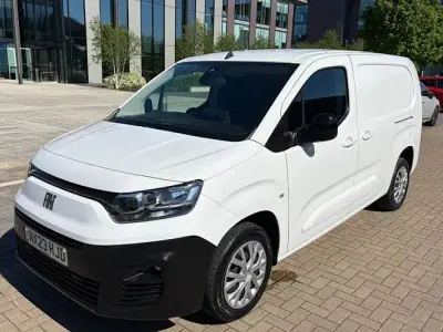 Używany Fiat Doblò 102 KM (75 kW) 2023 Minivan