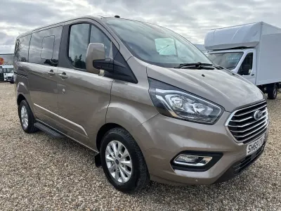 Begagnad Ford Tourneo Titanium 130 HK (95 kW) 2019 Silver Minibuss