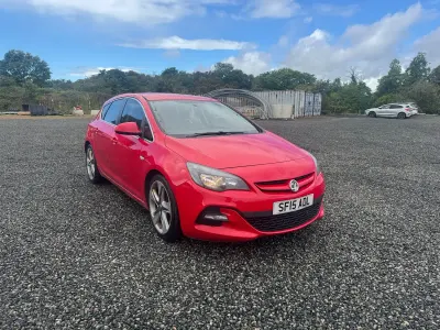 Used Vauxhall Astra Edition 115 HP (84 kW) 2015 Red Hatchback
