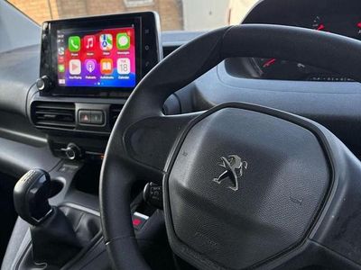 White Used 2020 Peugeot Partner MPV | £7,747 (Fair price)