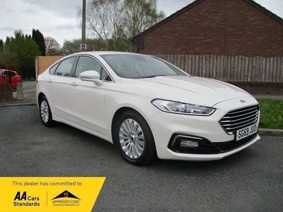 Used Ford Mondeo Zetec 2019 White Hatchback