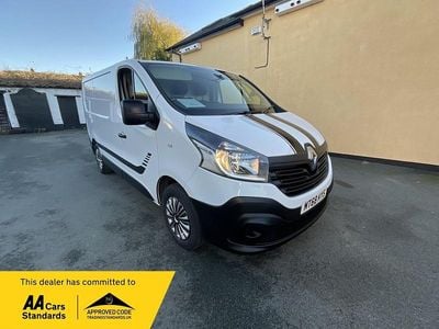 White Used 2018 Renault Trafic Business MPV | £7,495 (Fair price)