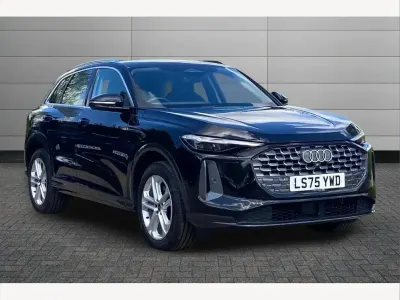 Used Audi Q5 Sport 204 HP (150 kW) 2025 Mythos black SUV
