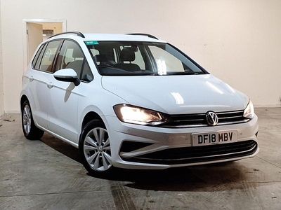 Used VW Golf VII SE 130 HP (95 kW) 2018 White Hatchback