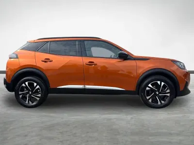 Used Peugeot 2008 Allure+ 100 HP (73 kW) 2023 Orange SUV