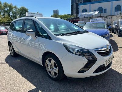 Begagnad Vauxhall Zafira 140 HK (102 kW) 2014 Vit Minibuss