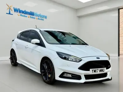 Begagnad Ford Focus ST 2017 Vit Halvkombi
