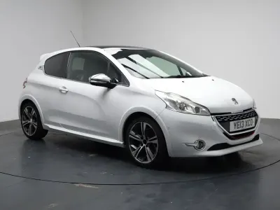 Used Peugeot 208 GTi 200 HP (147 kW) 2013 White Hatchback