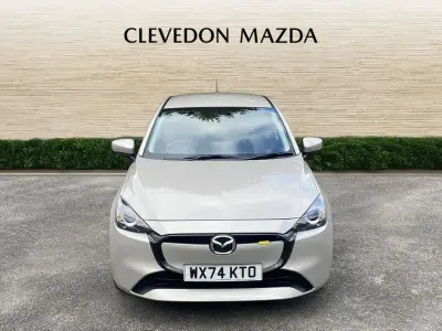 Używany Mazda 2 Center-Line 75 KM (55 kW) 2024 Srebrny Hatchback