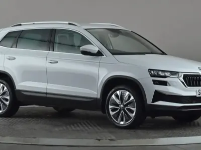 Używany Skoda Karoq SE L 150 KM (110 kW) 2023 Biały SUV