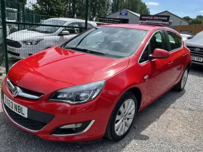 Used Vauxhall Astra Elite 2013 Red Hatchback