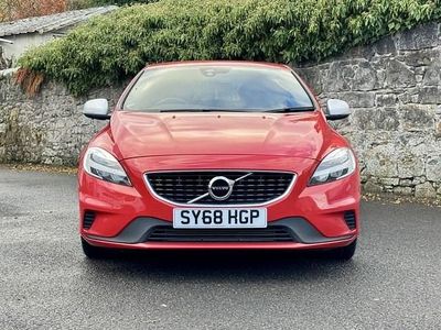 Used Volvo V40 R-Design 122 HP (89 kW) 2018 Red Hatchback