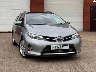 Used Toyota Auris 132 HP (97 kW) 2013 Grey Estate