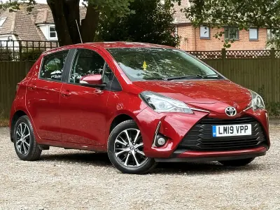 Used Toyota Yaris 111 HP (81 kW) 2019 Red Hatchback