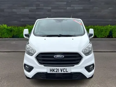 Usado Ford Transit Custom Limited 128 HP (94 kW) 2021 Branco Sedan