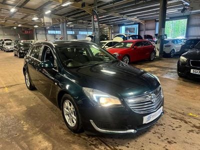 Second-hand Vauxhall Insignia Design Edition 140 CP (102 kW) 2015 Verde Break