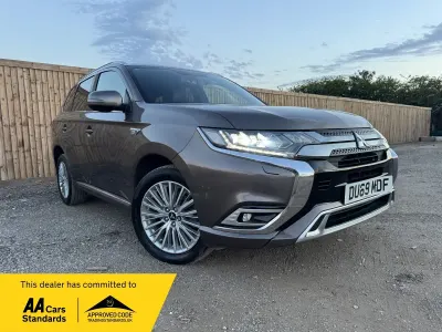 Used Mitsubishi Outlander P-HEV 209 HP (153 kW) 2019 Brown Estate