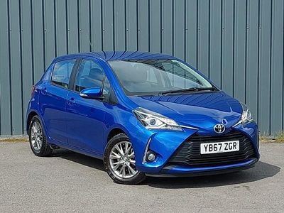 Used Toyota Yaris 111 HP (81 kW) 2017 Blue Hatchback
