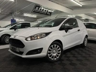 Used Ford Fiesta 75 HP (55 kW) 2016 White Hatchback