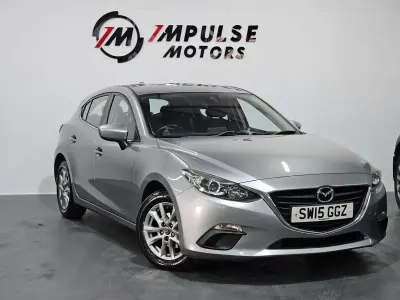 Begagnad Mazda 3 100 HK (73 kW) 2015 Silver Halvkombi