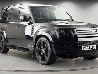 Used Land Rover Defender SE Dynamic 404 HP (297 kW) 2023 Santorini black SUV