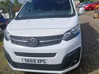 Used Vauxhall Vivaro Sportive 120 HP (88 kW) 2019 White MPV